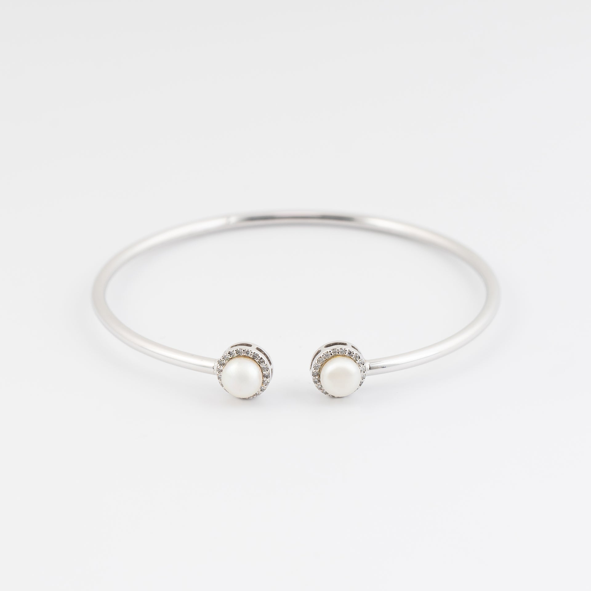 Changeable Pearls and Diamond Bracelet