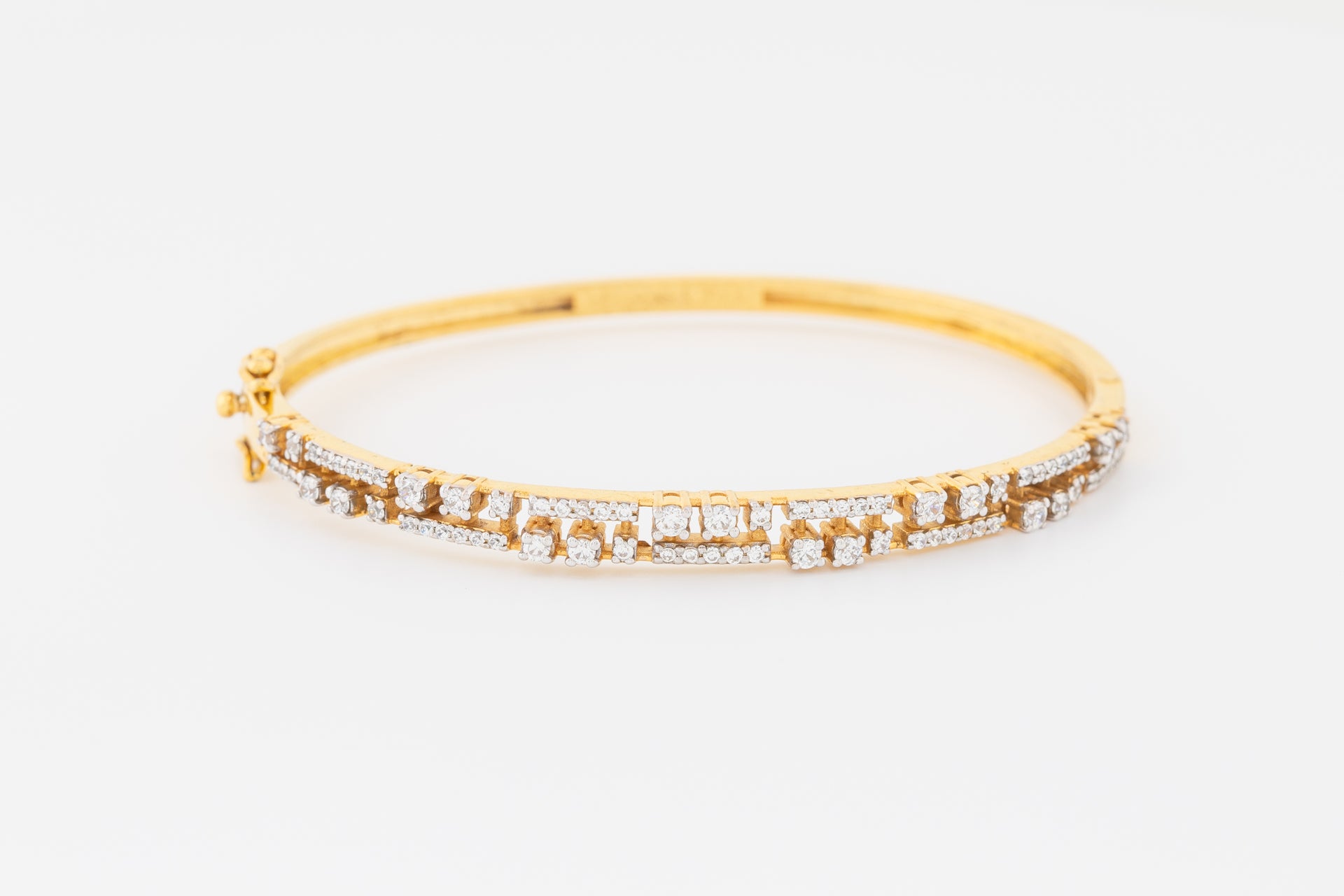Round Diamond Bangle Bracelet