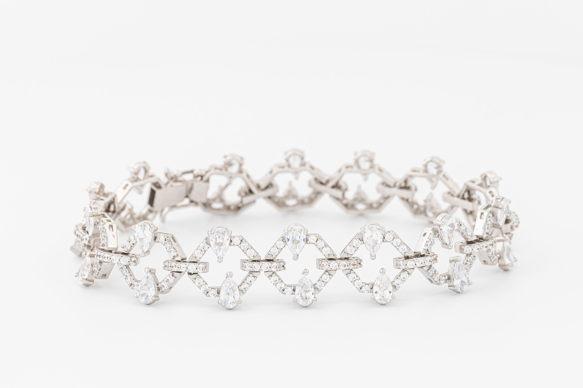 Round and Pear Diamond Link Bracelet