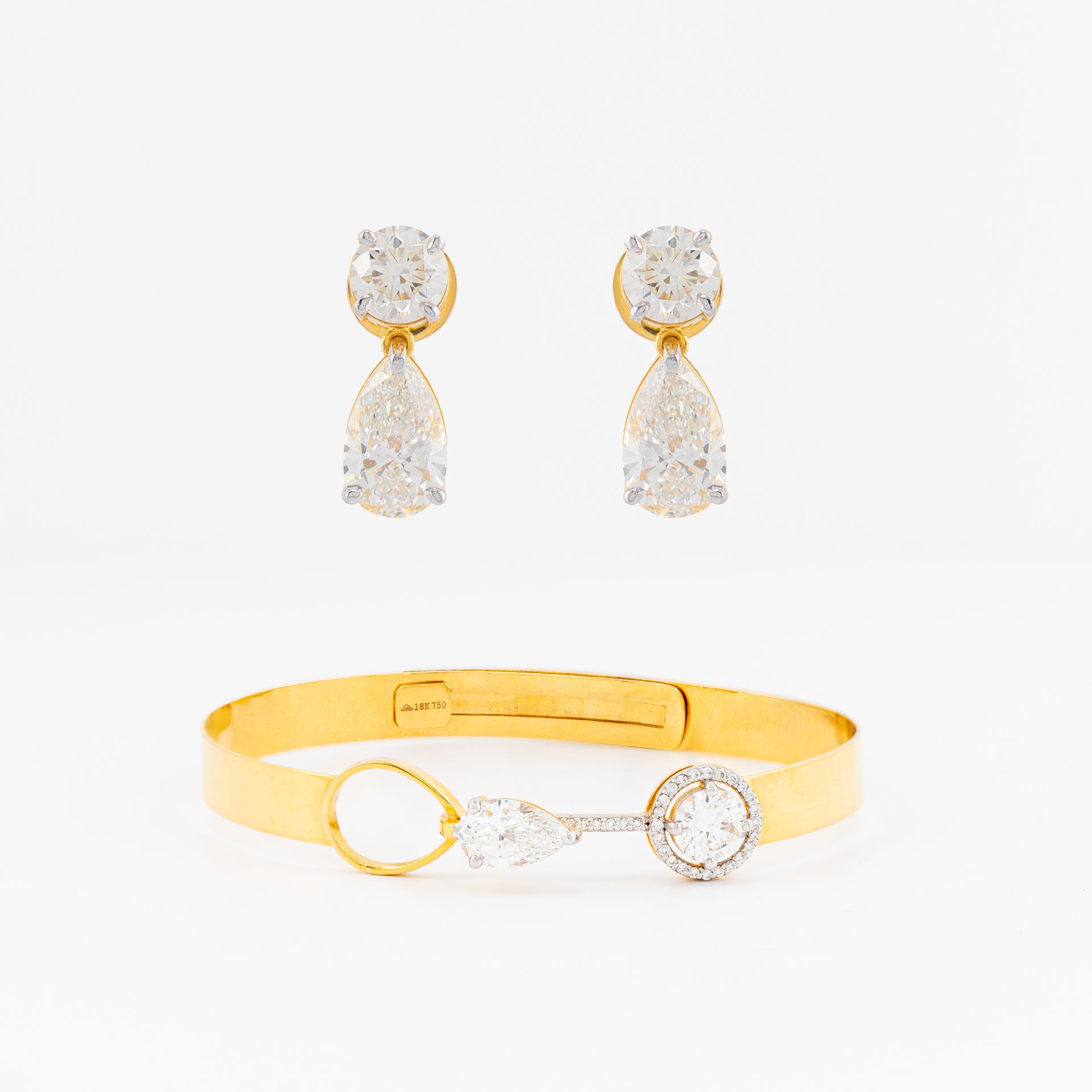 Vian Classic Round and Pear Drop Collection
