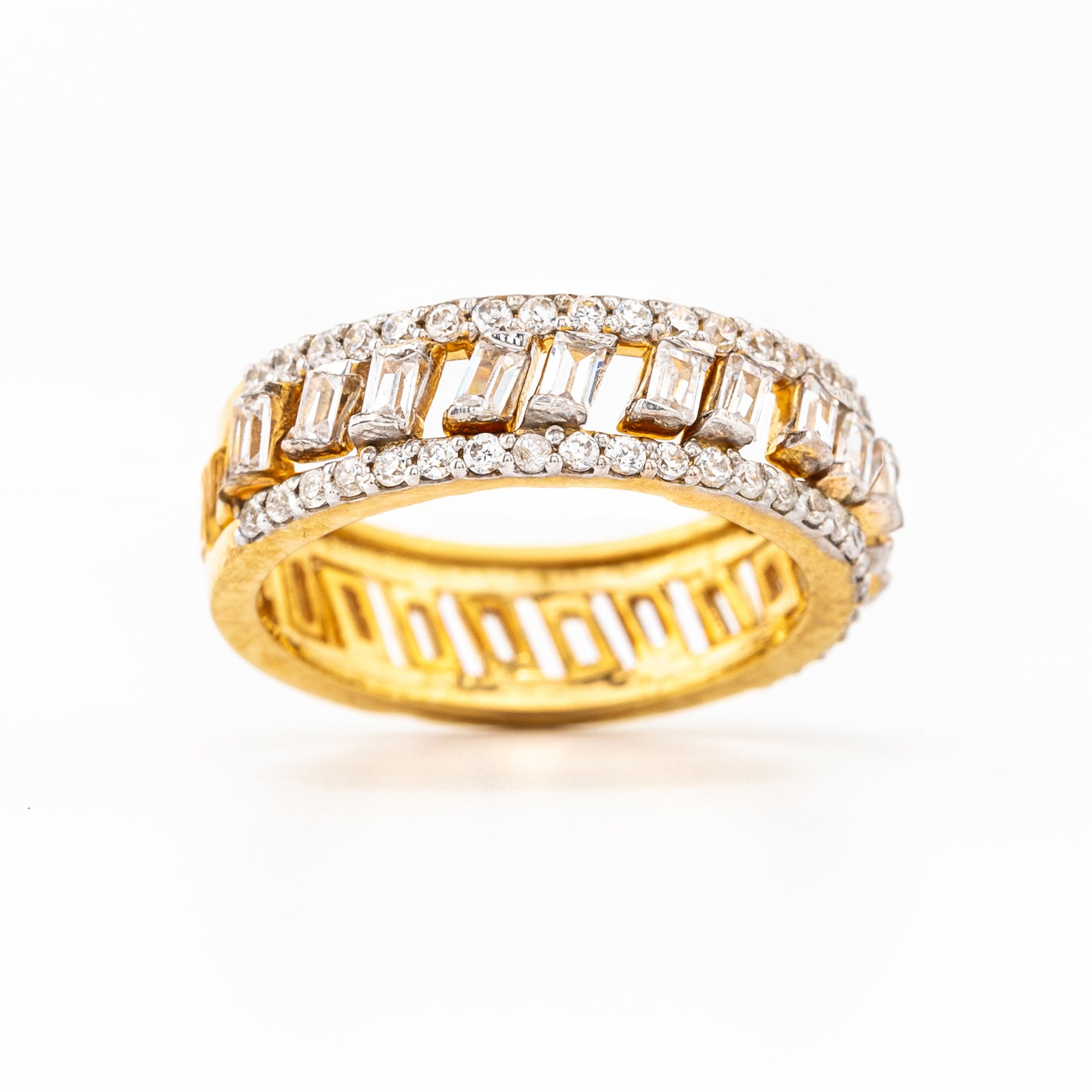 Baguette and Round ZigZag Diamond Band Ring