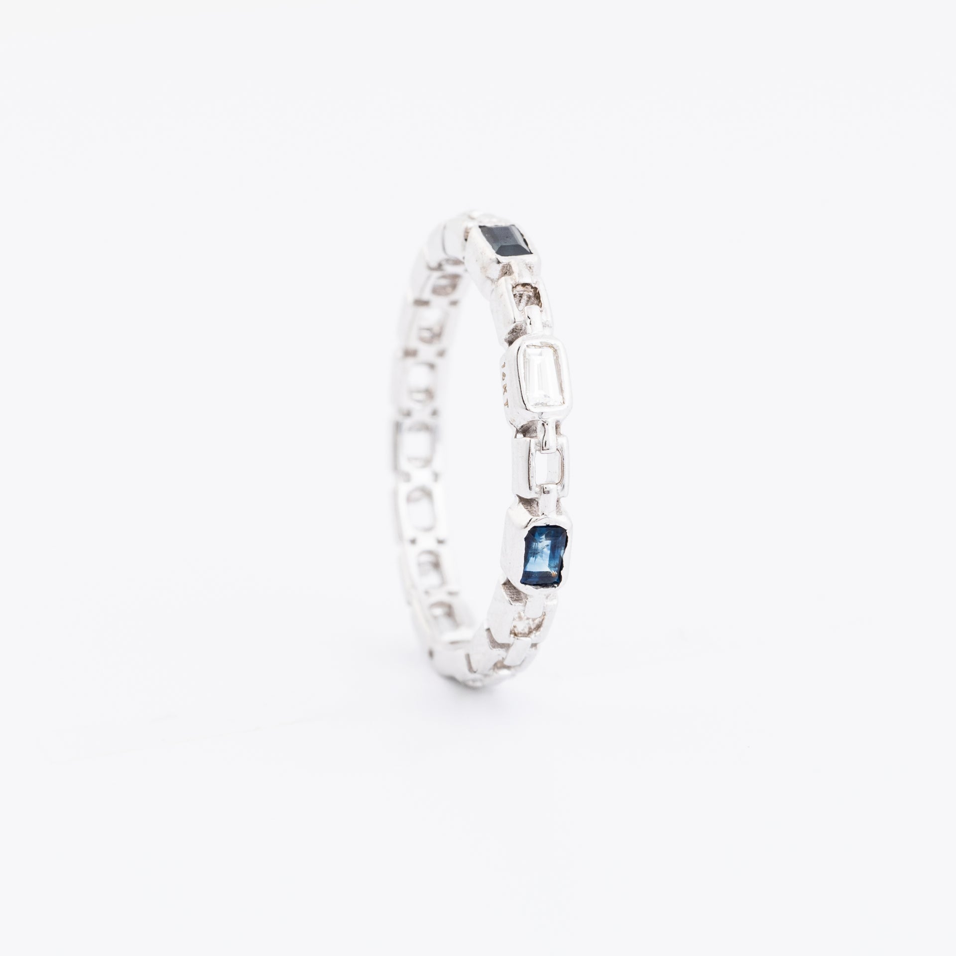Link Blue Sapphire Diamond Ring