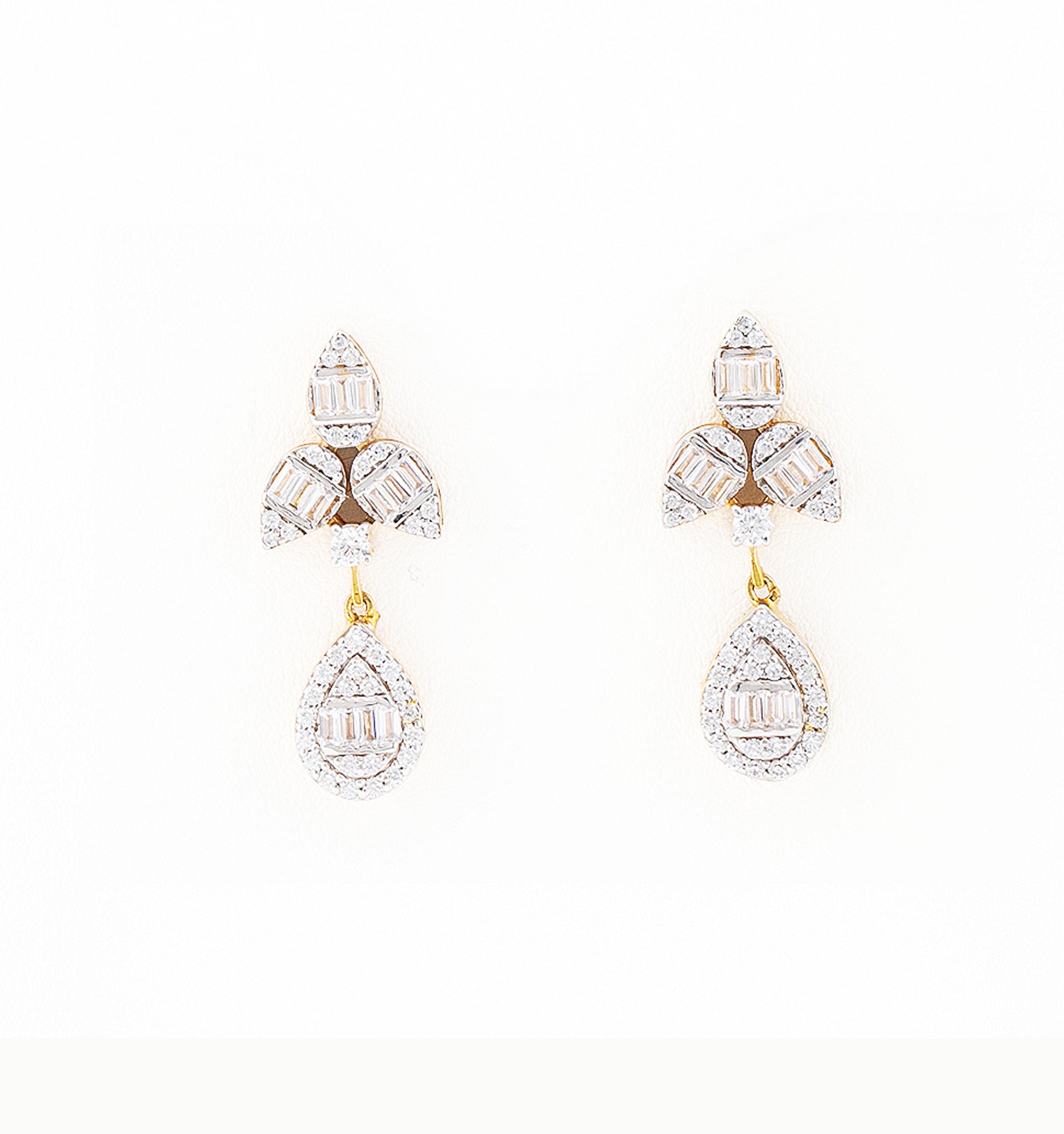 Pear Cluster Diamond Link Collection
