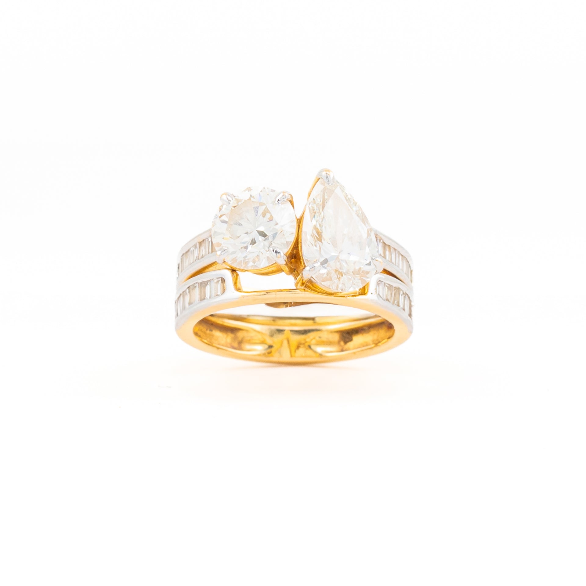 Toi Et Moi Pear and Round Wedding Band