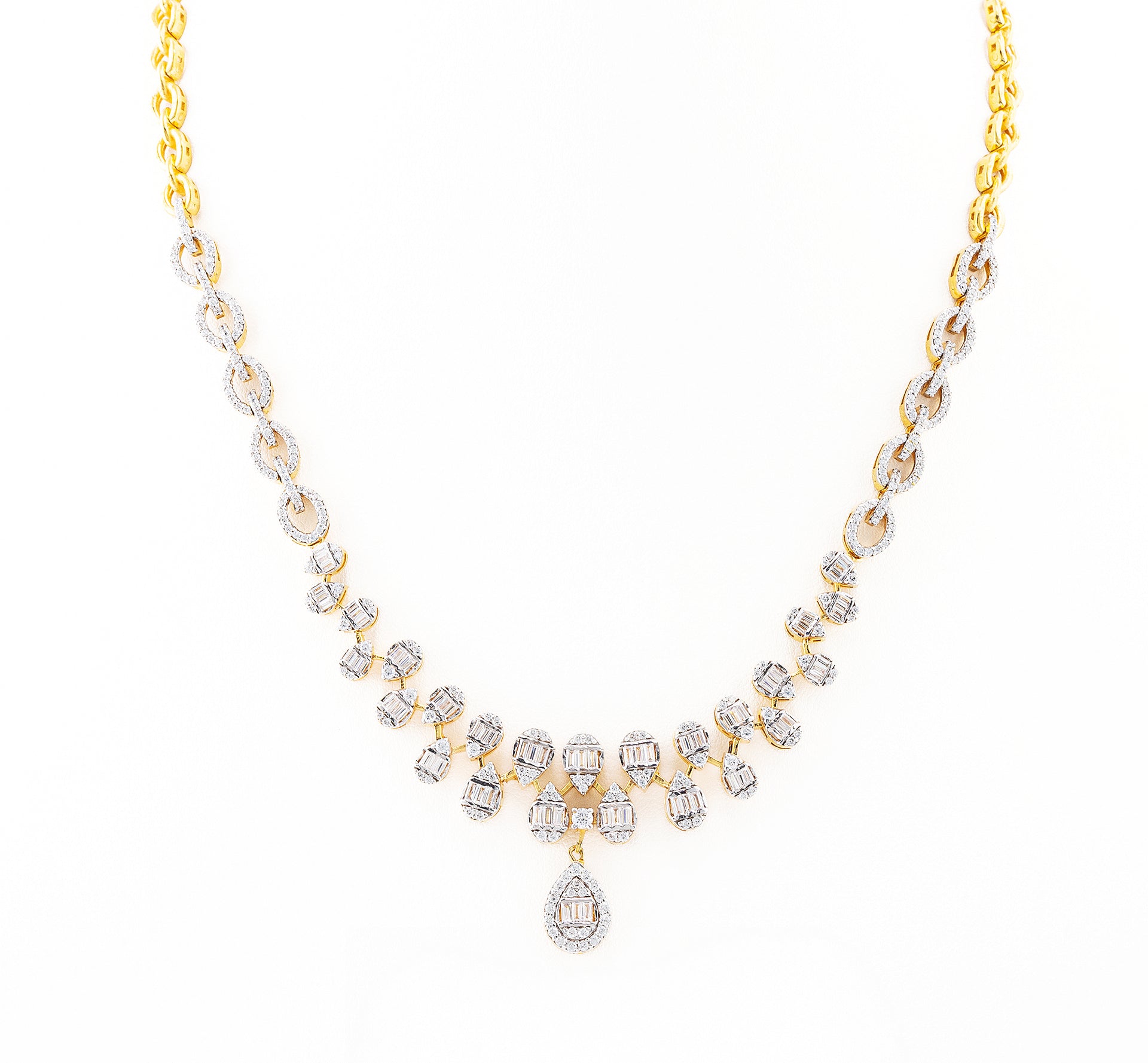 Pear Cluster Diamond Link Collection