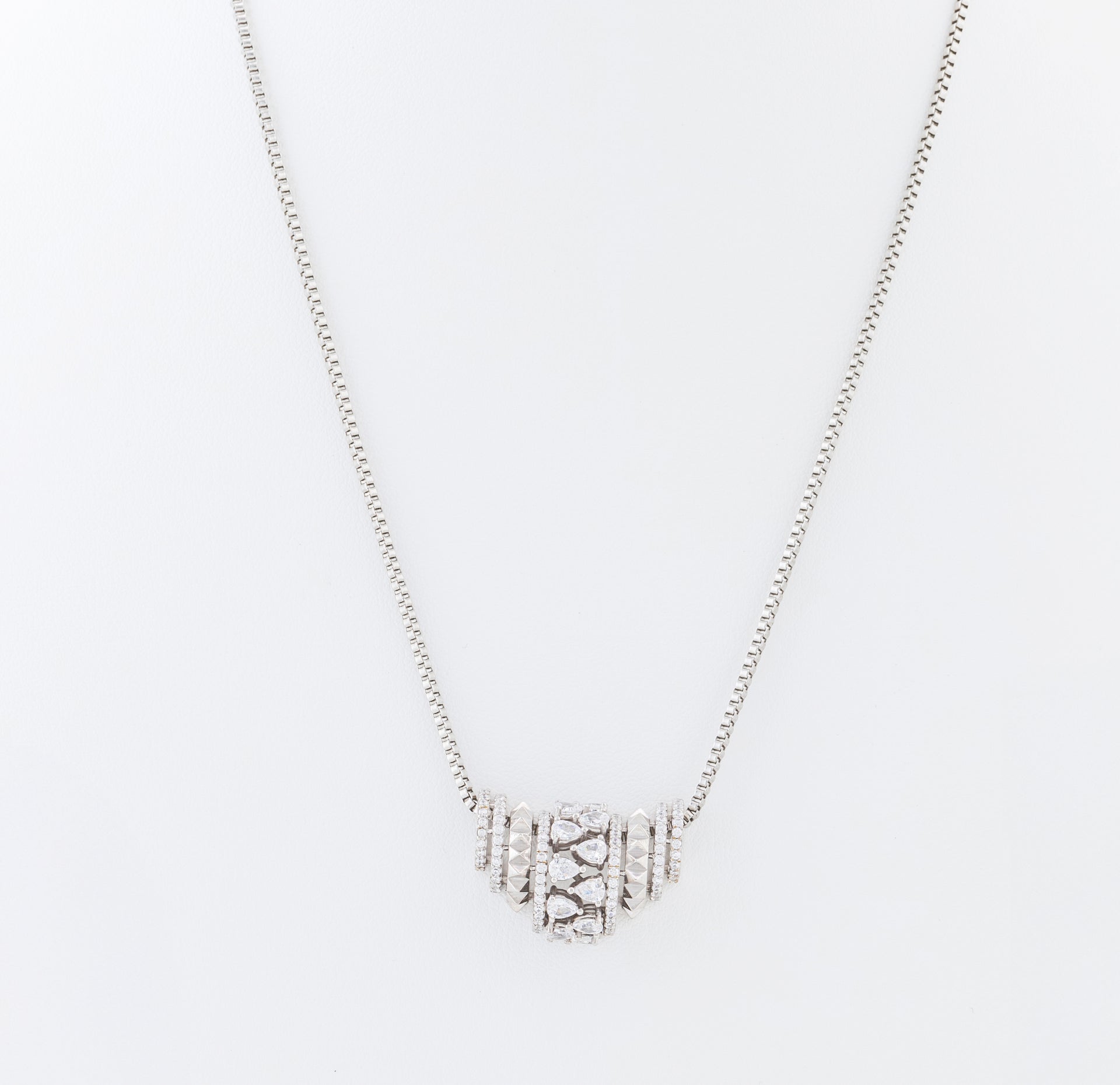 Pear and Round Diamond Pendant Collection