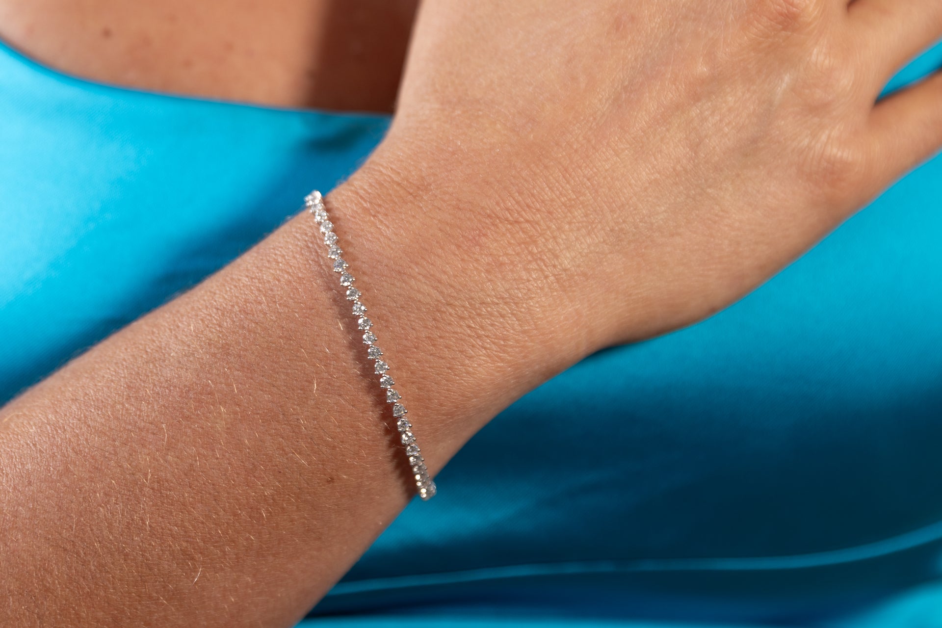 Three-Prong Round Diamond Tennis Bracelet