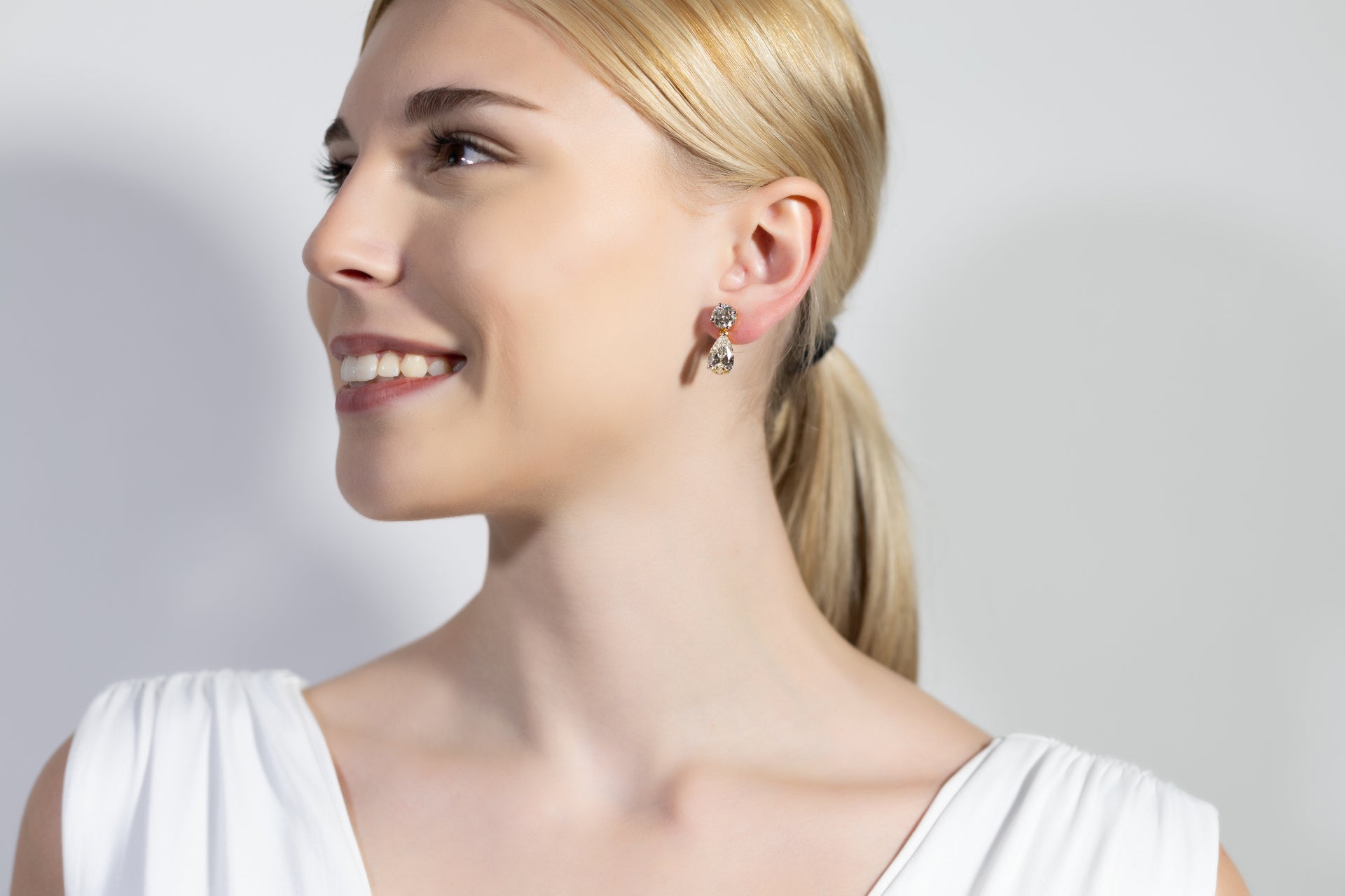 Vian Classic Round and Pear Drop Collection