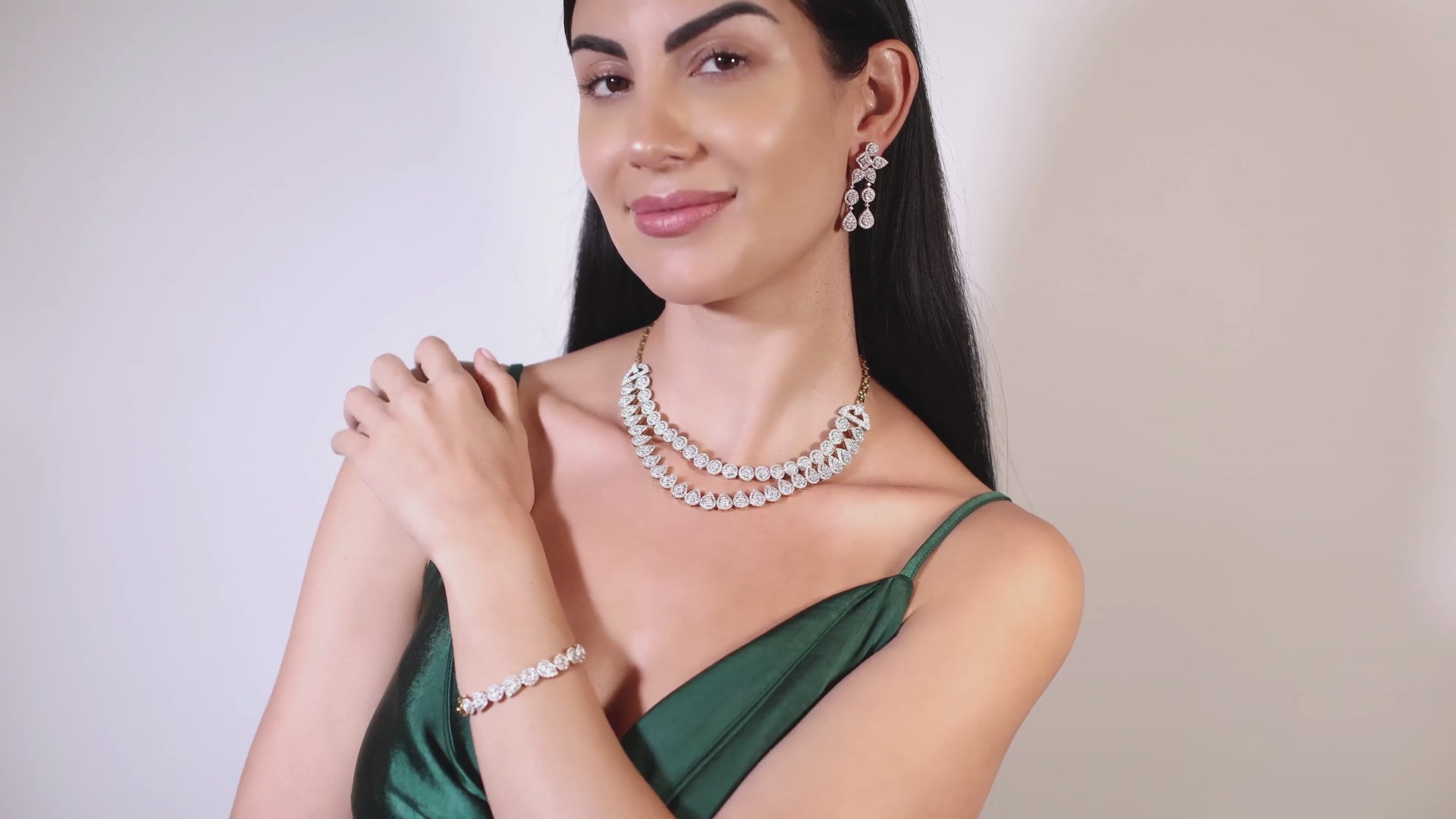 Vian Radiant Cluster Diamond Two Line Collection