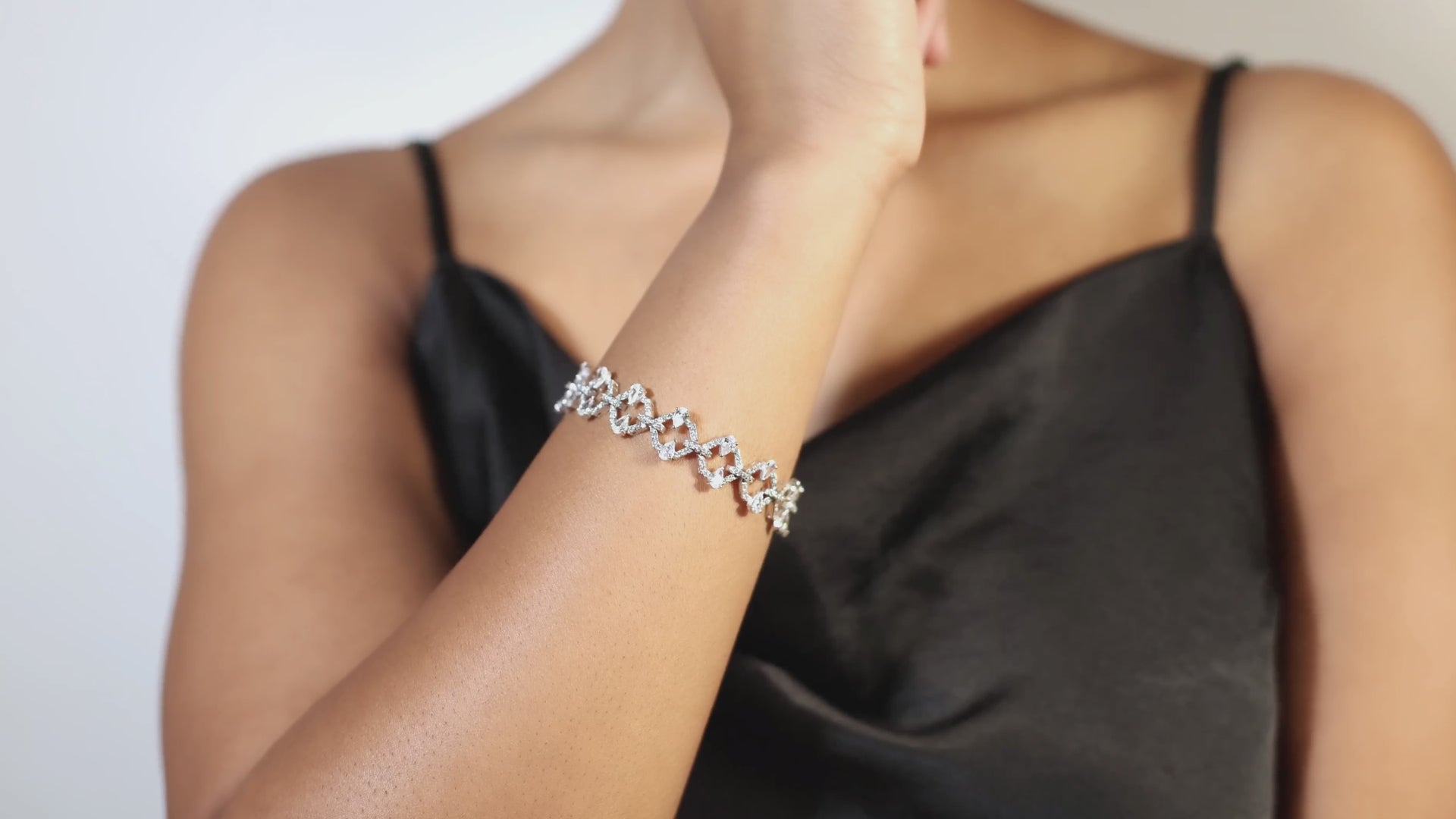 Round and Pear Diamond Link Bracelet